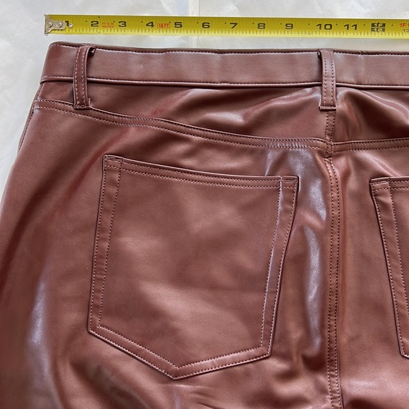 Abercrombie & Fitch Curve Love Vegan Leather 90s Straight Pants - Picture 10 of 10